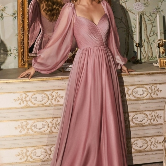 Formal dress - Picture 7 of 11